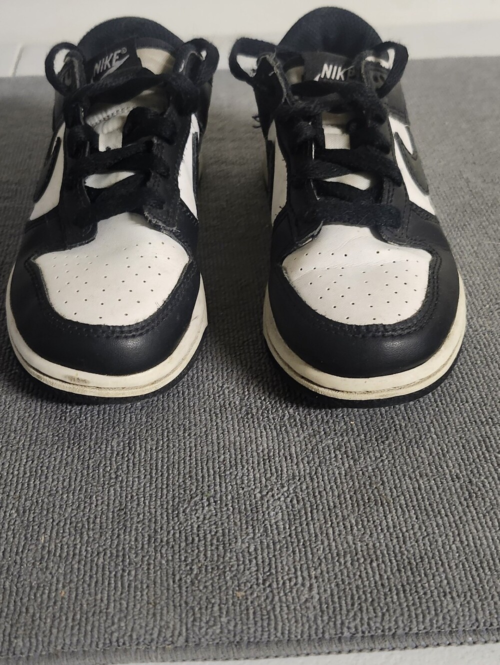 Nike Kids Black and White Low-Top Sneakers